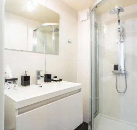 Apartment Cmg Grand Boulevards / Sentiers Ii